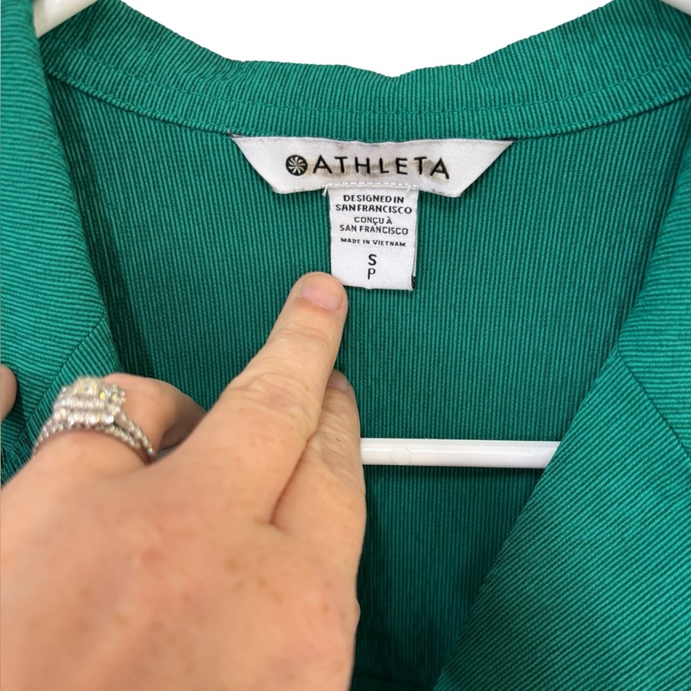 Athleta Women's Echo Dark Green Button Down Collared Crop‎ Top Size SP - Picture 5 of 8